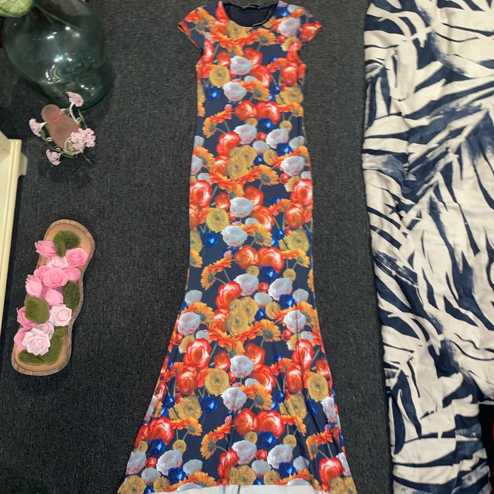 Alice + Olivia body con floral maxi with asymmetrical bottom.